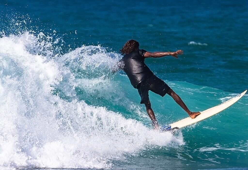 Weligama: Intermediate Surf Progression – Turns, Timing & Wave Reading