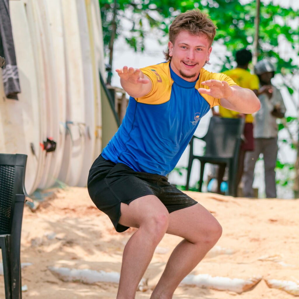 Weligama: Surf Lesson with Professional Photo Experience